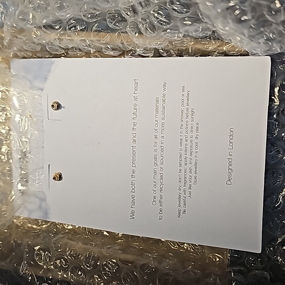 NWT gold plated clover leaf earrings Big Metal London Earrings, brand-new in box - Picture 10 of 12